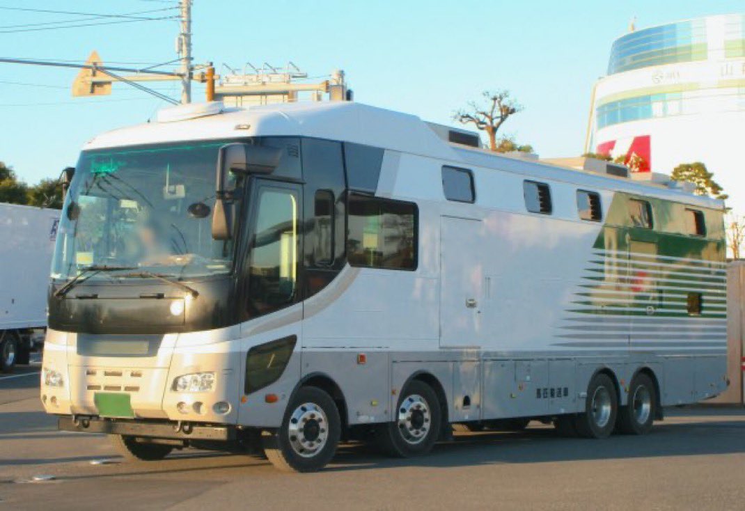 trucknakanohito's tweet image. 知ってましたか?実は馬匹車(ばひつ)は顔はバスなんですけど中身はトラックなんです。何言ってんのって?トラックのシャシに顔にバスのキャブを乗せているんですよ。