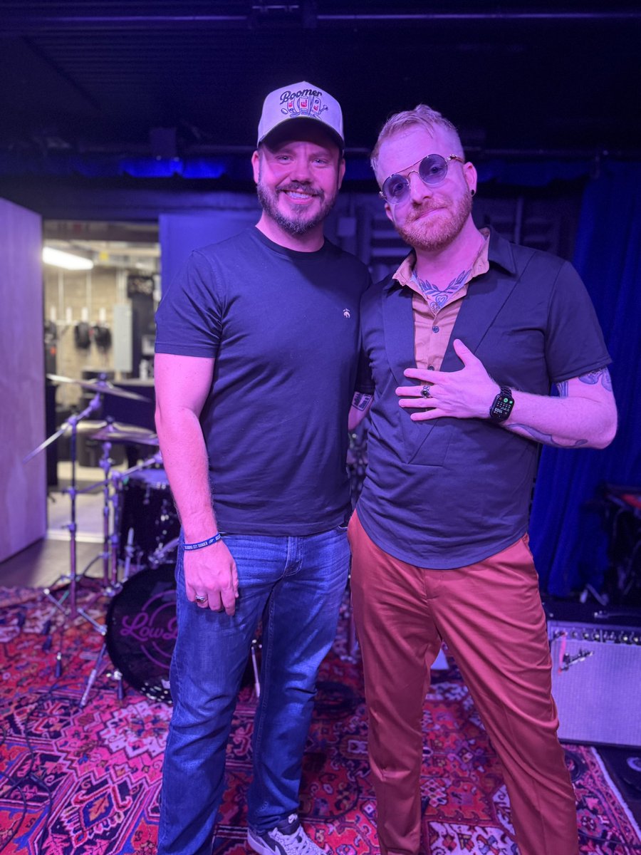 TravisSkol's tweet image. I got to see my buddy Weston Horn in a new role with The Holdouts - which is an absolutely STACKED lineup of Tulsa musicians including Jocelyn Khalaf, Mark Gibson, Bria Edwards, Nate Binion, Kourtney Roop, and Les Hodge.
They're taking a break to record their new original music.