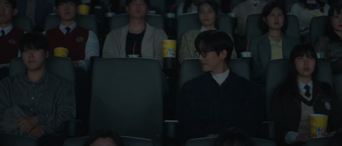 kdramamiss's tweet image. jeha imagining daeum next to him at the movie theater and his tears while looking at her photo on the poster it's so devastatingly sad #OurMovie #OurMovieEp12