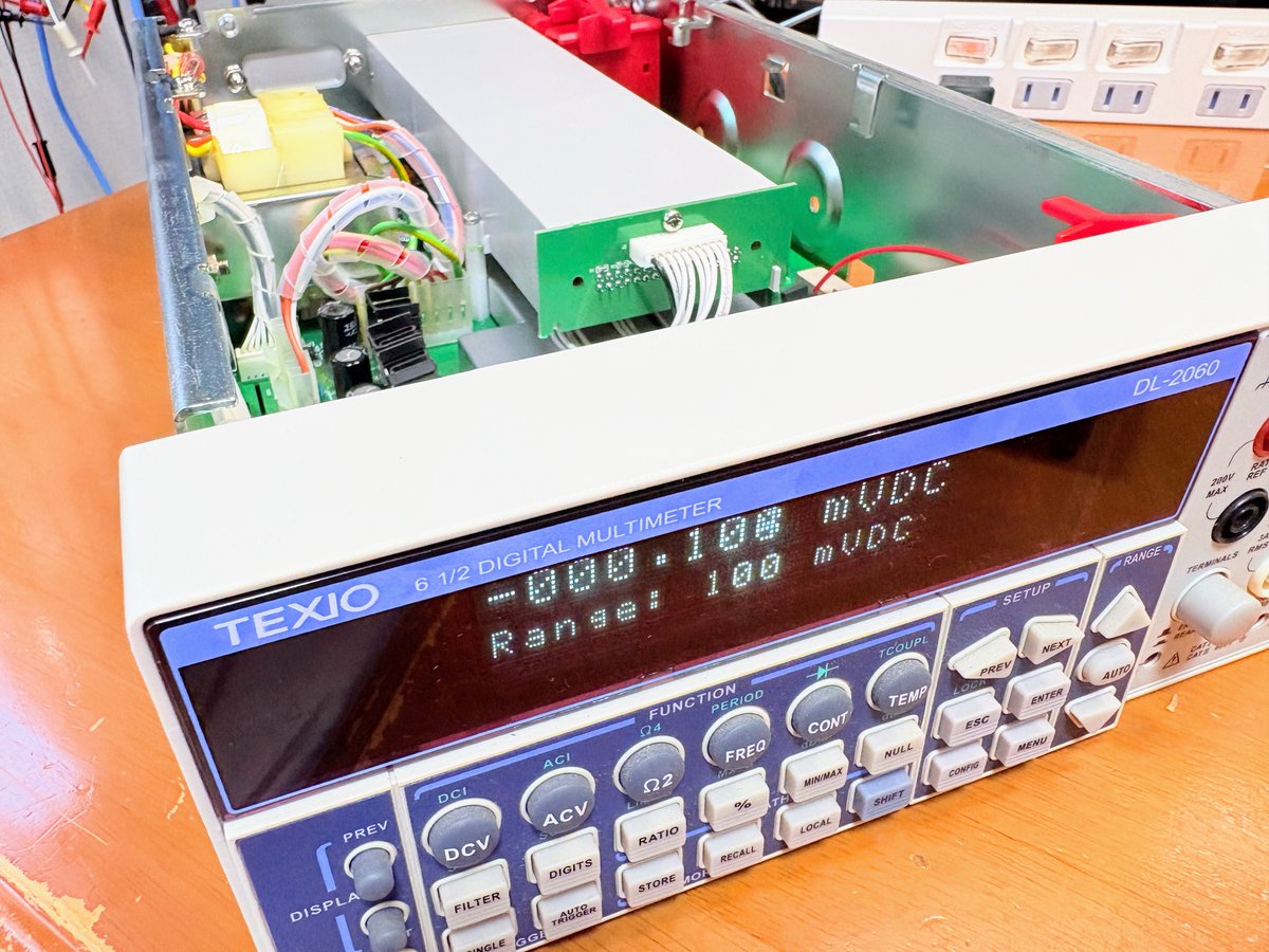 WimTech's tweet image. 先日、デジタルマルチメーターの電源が入らなくなってしまいました。

修理に出すと「5万円～」、買い替えだと「15万円」と言われ、買い替えも検討しましたが、自分で分解・修理して、無事動作するようになりました。