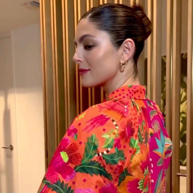 MBarbaroUpdates's tweet image. So pretty in floral 🌺