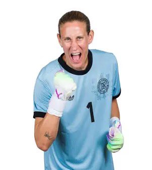 Ann-Katrin Berger has twice beaten cancer, been overlooked by Germany 🇩🇪 for yeeeeaaars, had to wait so long to secure her place, then today made the most astonishing save to prevent late own goal, scored her penalty, saved pen to win shoot out. Superstar 🌟