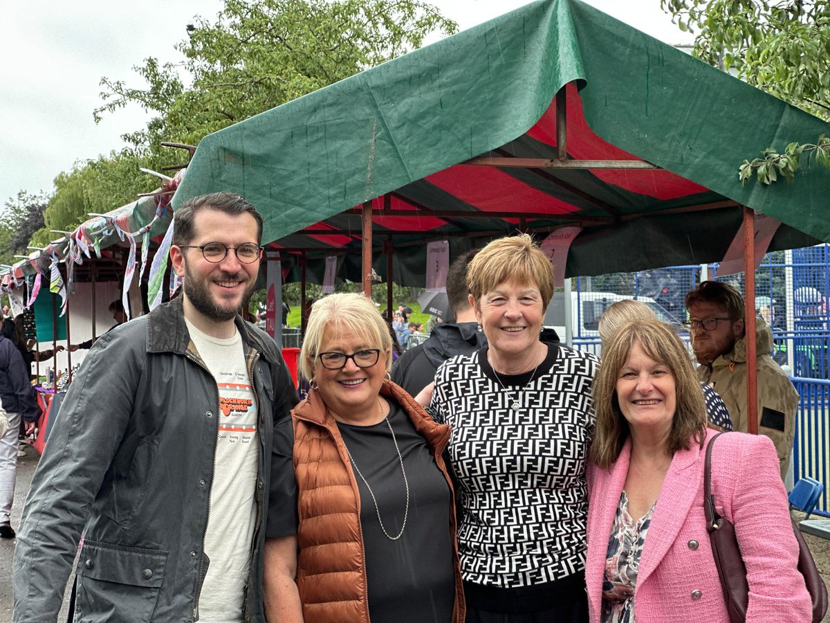 Paul Sweeney (@pauljsweeney) on Twitter photo The Alexandra Park Festival Day was brilliant! The biggest turnout I have ever seen. It's great to see Dennistoun and Haghill so buzzing and vibrant.
Thanks to organisers <a href="/PlatformGlasgow/">Platform Glasgow</a> and everyone else who supported the day, including <a href="/MilnbankHA/">Milnbank Housing Association</a> and <a href="/SaveWhitehill/">Save Whitehill Pool</a> The Alexandra Park Festival Day was brilliant! The biggest turnout I have ever seen. It's great to see Dennistoun and Haghill so buzzing and vibrant.
Thanks to organisers <a href="/PlatformGlasgow/">Platform Glasgow</a> and everyone else who supported the day, including <a href="/MilnbankHA/">Milnbank Housing Association</a> and <a href="/SaveWhitehill/">Save Whitehill Pool</a>