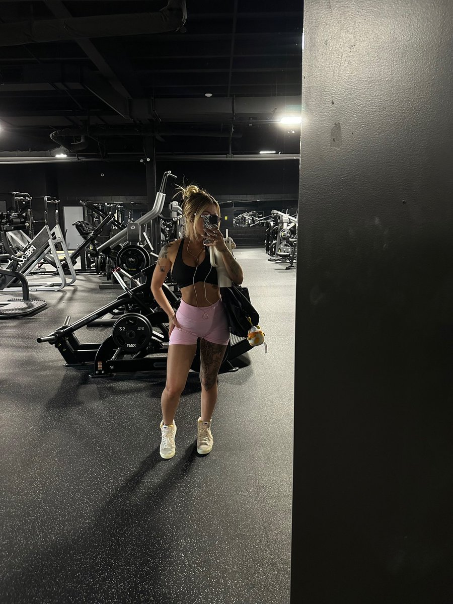 Wallflower tweet media