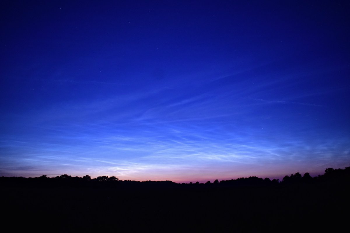 HaelVoort's tweet image. Still no aurora in Denmark at 57°N, but a good night for noctilucent clouds.
At least astronomical twilight has returned, so maybe next week?
Can someone poke the Sun please?