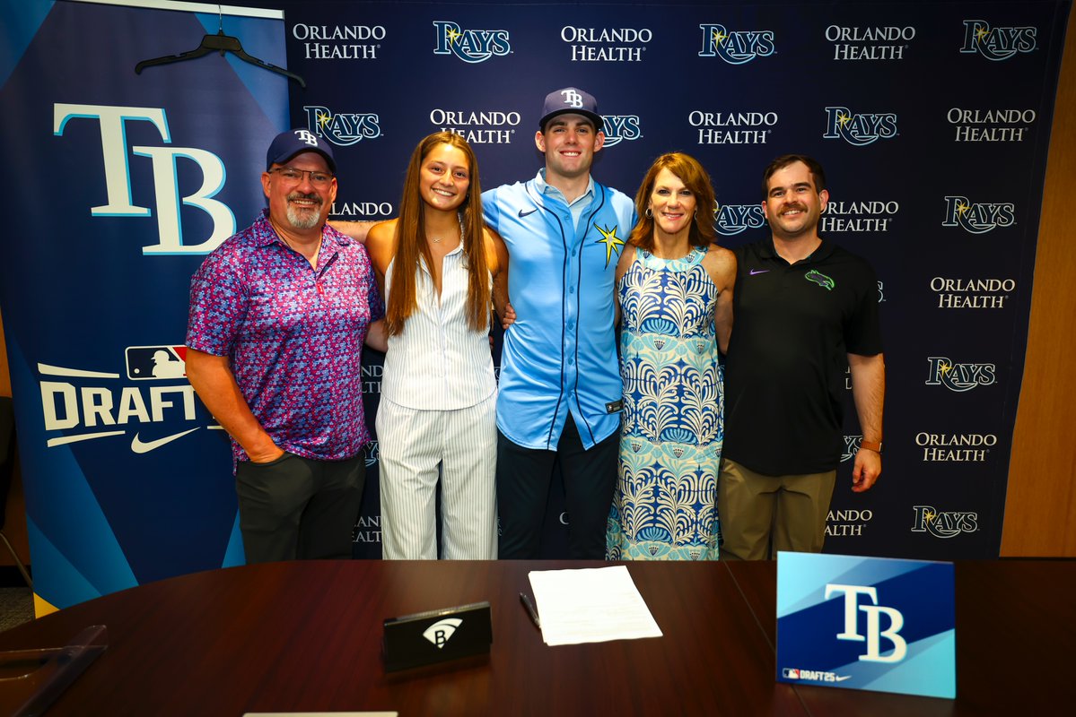 Summer Rays ☀️

Brendan Summerhill, our no. 42 overall Draft pick, made it official today!