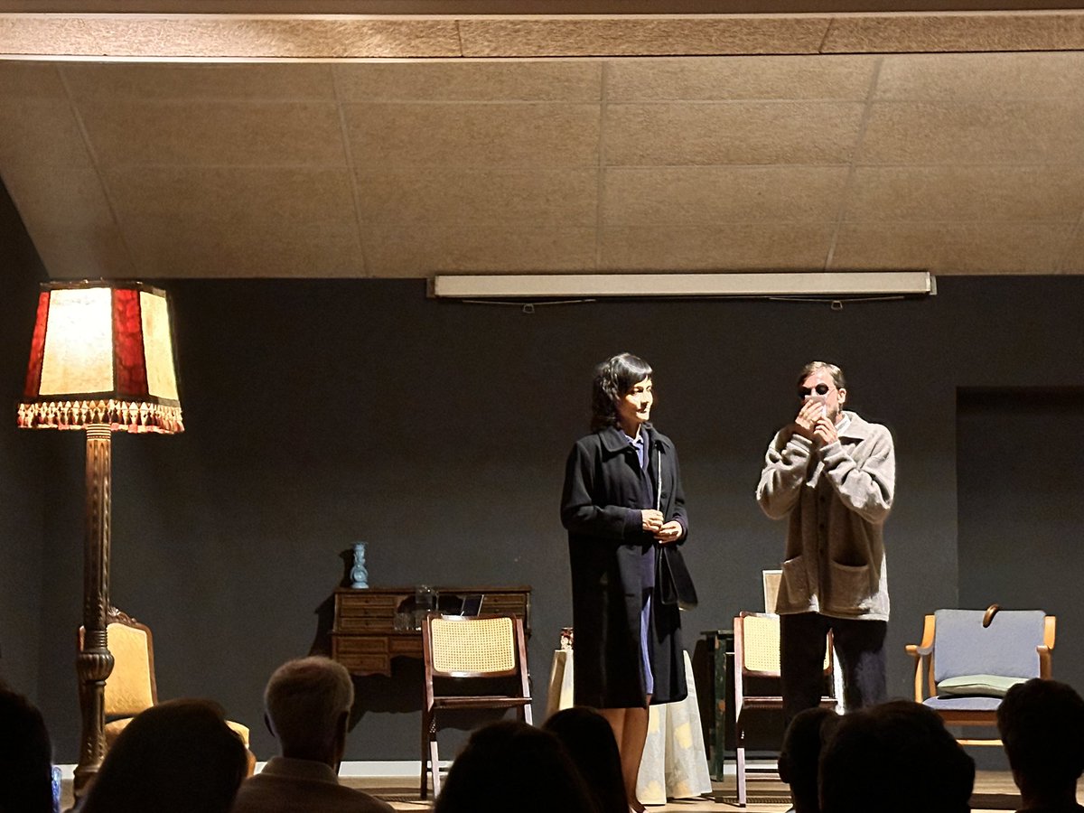 AjuntamentMollo's tweet image. Nit de teatre amb l’obra “La mobilitat de l’immòbil”