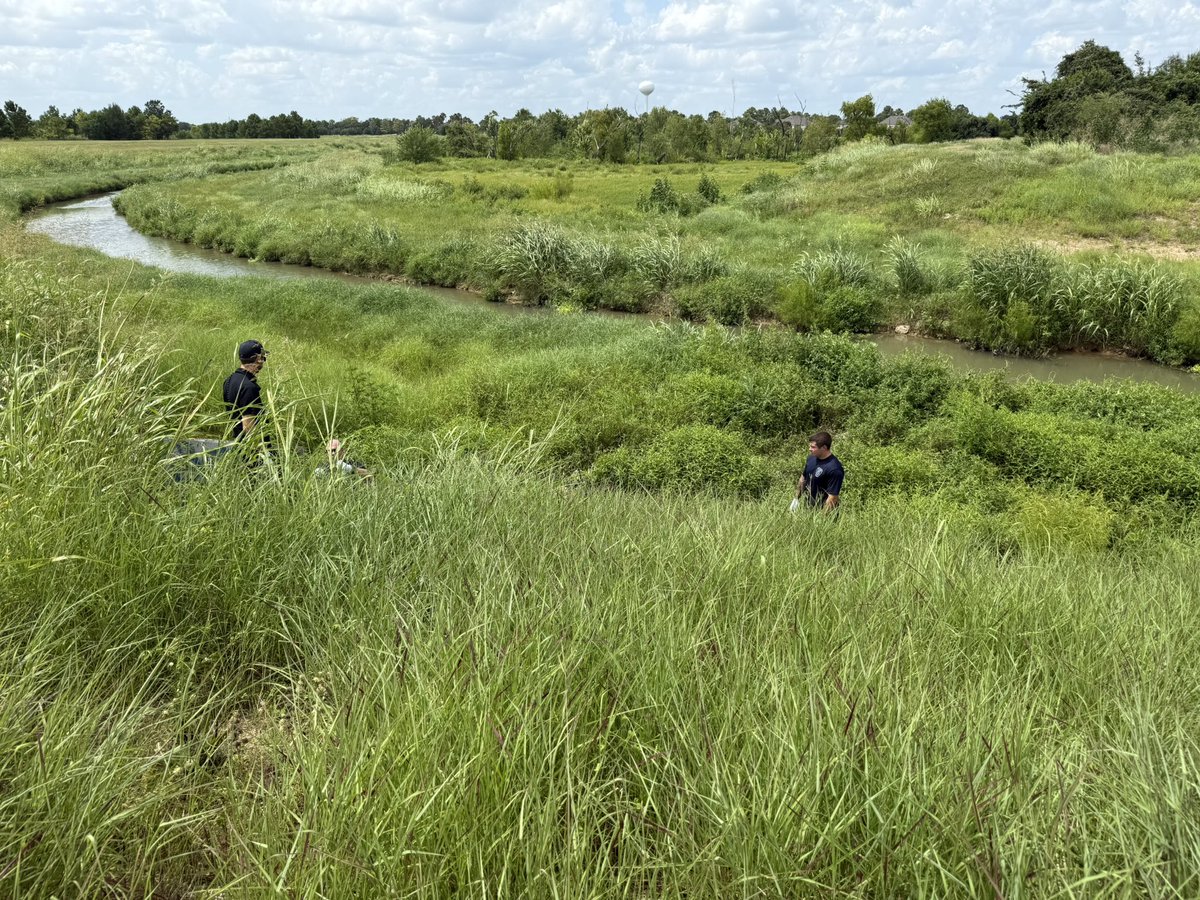 cyfairfd's tweet image. Earlier today our crews responded to a rescue off of Jones and Ranchstone for a dirt bike accident along the bayou.
Ours crews were able to quickly secure, package and transport the individual.