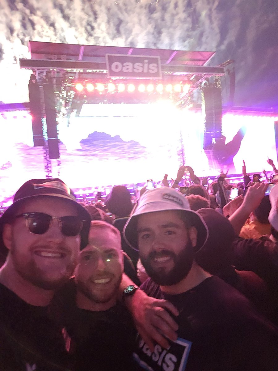 Adam (@adam_seeley) on Twitter photo Don't think there's any topping that. Truly sensational #oasislive25 Don't think there's any topping that. Truly sensational #oasislive25