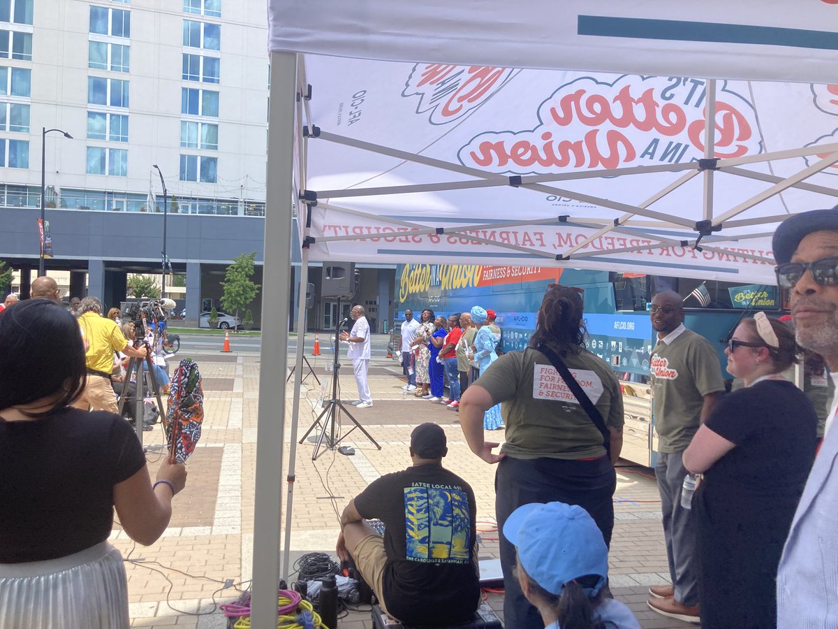 DeliciasXs's tweet photo. 116th NAACP Convention in Charlotte! https://t.co/aVsAbB3ISg