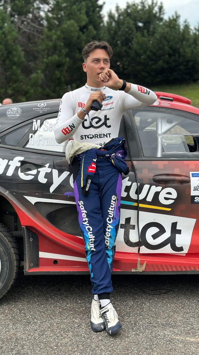 MSesks's tweet image. The loooong Saturtday in the books. Solid P9th overall. The competition is fierce and the excitement is palpable!