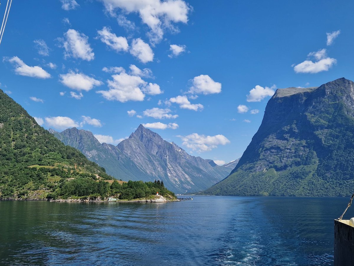norwegianesc's tweet image. Norway is a beautiful country if you ignore the politics. Greetings from the west coast!