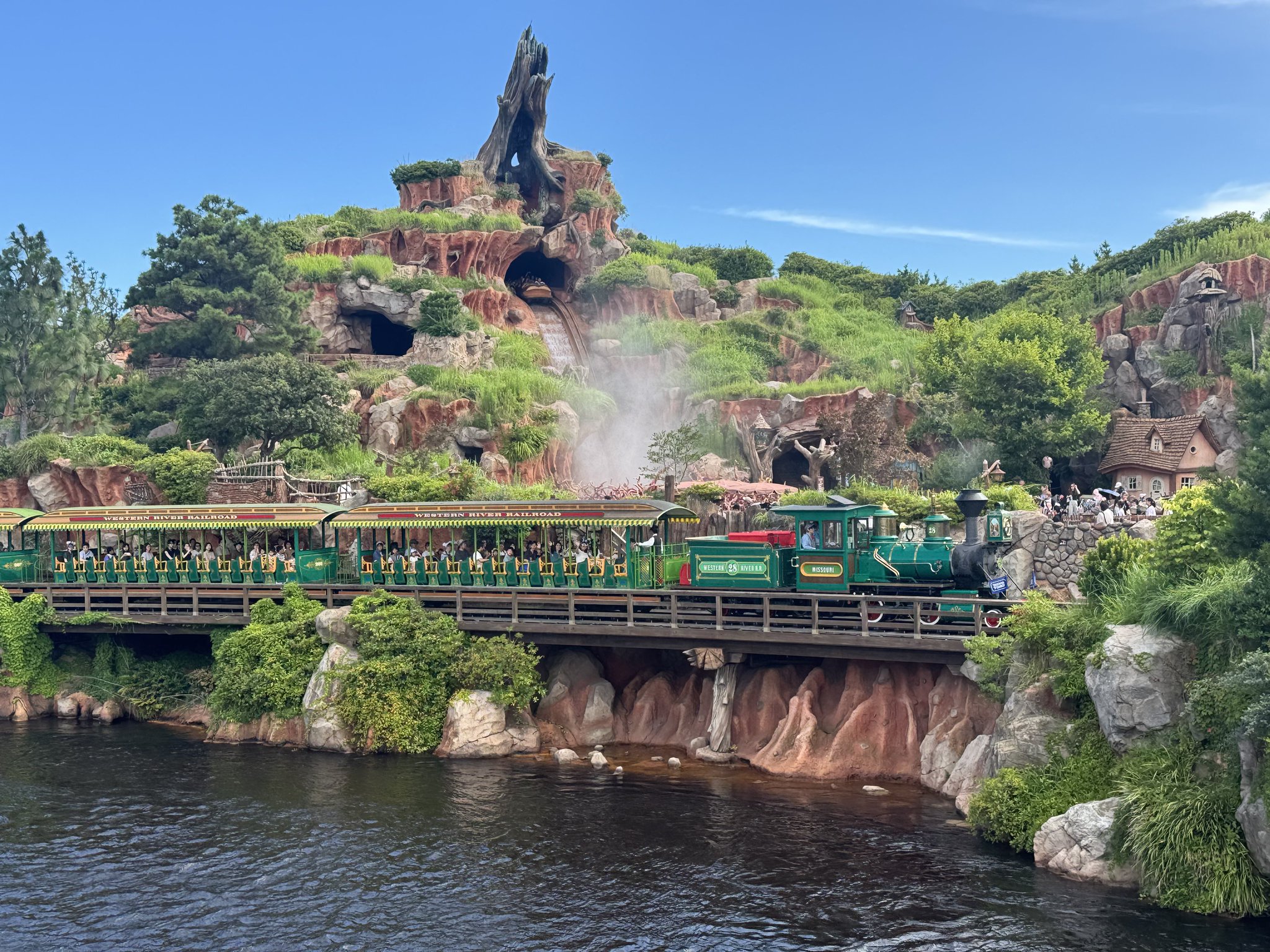 楽しい気持ちになるウォルト・ディズニーAfternoon on the lake m29598388696_1.jpg?1708137379