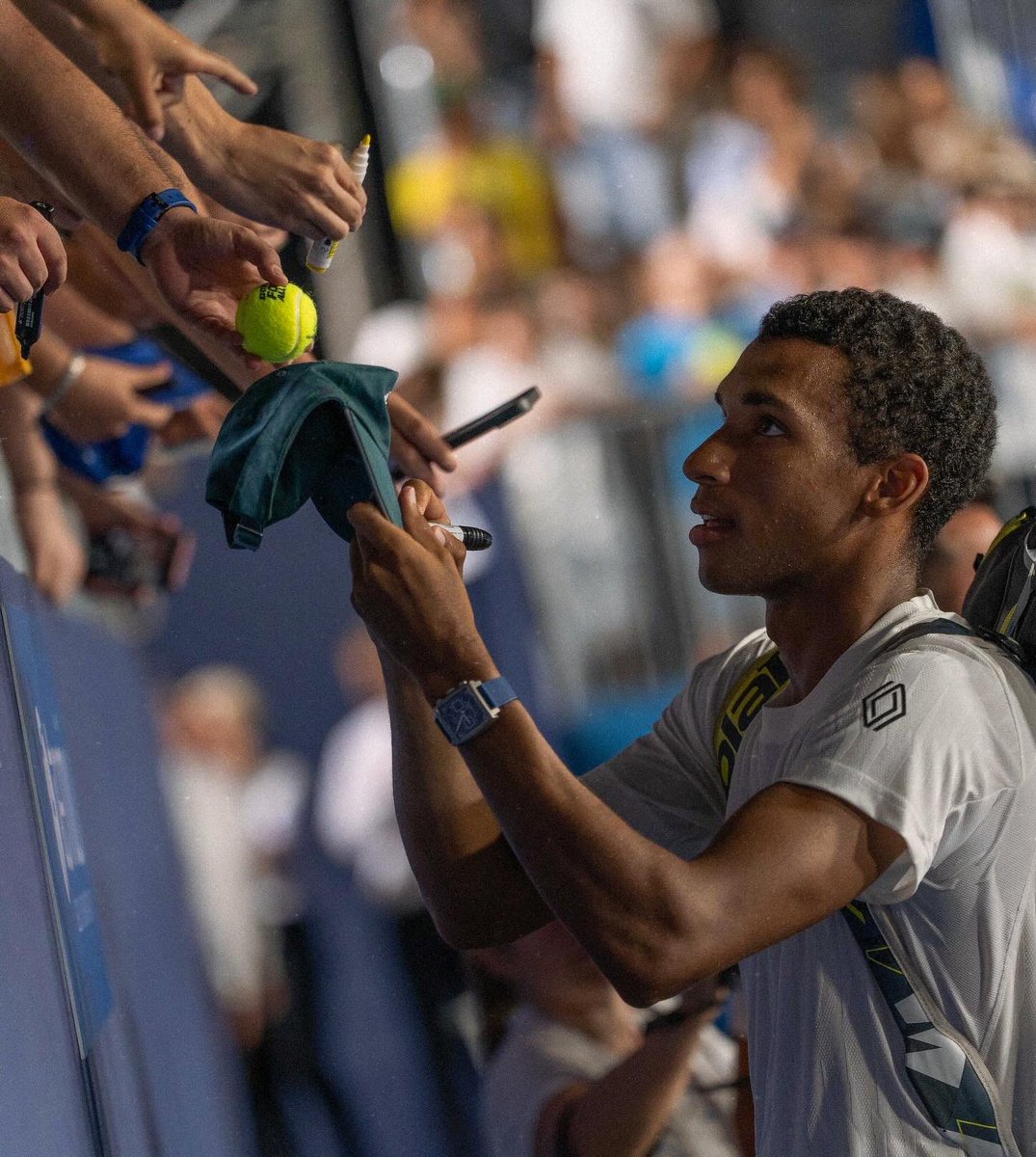 felixtennis's tweet image. Good times in Bari 🍦🇮🇹🎾🇨🇦
Finale coming up 😎
Match wasn’t entertaining enough for someone in the last pic 🥱