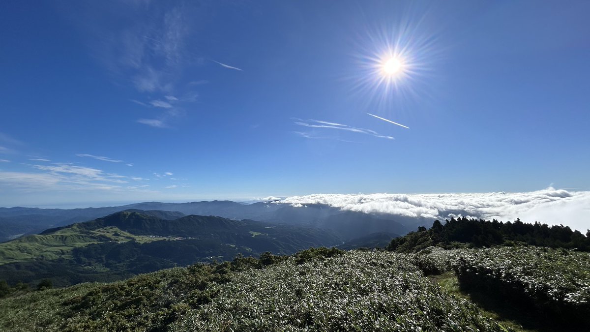 氷ノ山 山頂 なーう

この時期に雲海?!