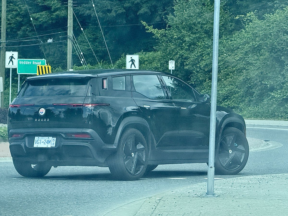 DavidMoss253's tweet image. Great Fisker Ocean find just now at @FrubleFab off roading event convoying to 2nd trail of the day