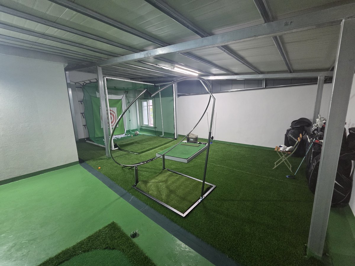 Proswing_Inc's tweet image. 건물옥상 골프연습장에 스윙플레인2.0을 설치하여 스윙연습과 함께 직접 공을 칩니다.

제품문의:1899-6637
proswing.kr
#골프연습머신 전문제조 프로스윙

#골프스윙궤도기 #골프자세연습 #골프교정 #드라이버연습도구 #아이언연습도구