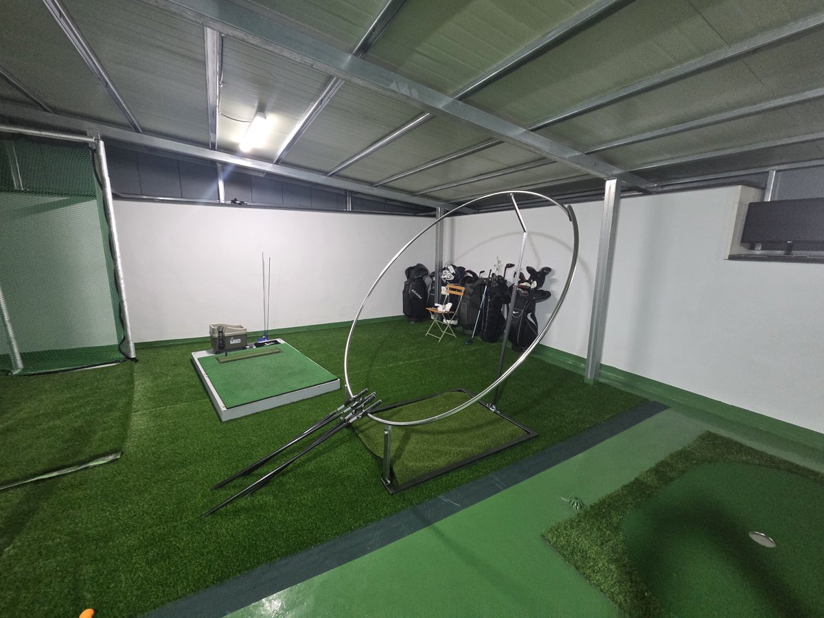 Proswing_Inc's tweet image. 건물옥상 골프연습장에 스윙플레인2.0을 설치하여 스윙연습과 함께 직접 공을 칩니다.

제품문의:1899-6637
proswing.kr
#골프연습머신 전문제조 프로스윙

#골프스윙궤도기 #골프자세연습 #골프교정 #드라이버연습도구 #아이언연습도구