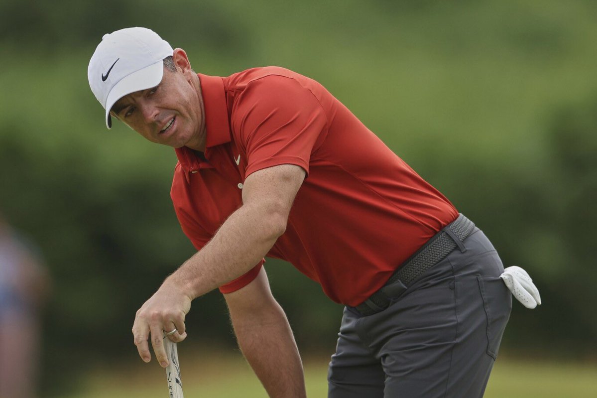 Buried ball baffles McIlroy in wild ride for hometown hero at British Open

apnews.com/article/rory-m…