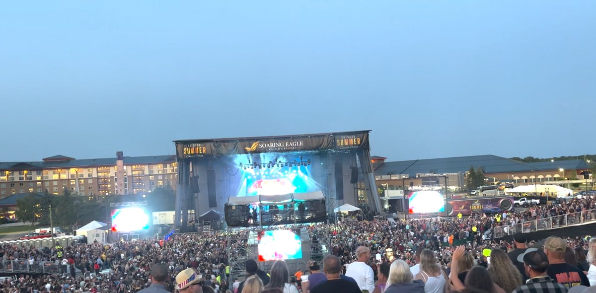 CoachNolanJones's tweet image. Mount Pleasant does concerts right! Was awesome to finally see Def Leppard in person!
Mount Pleasant, USA