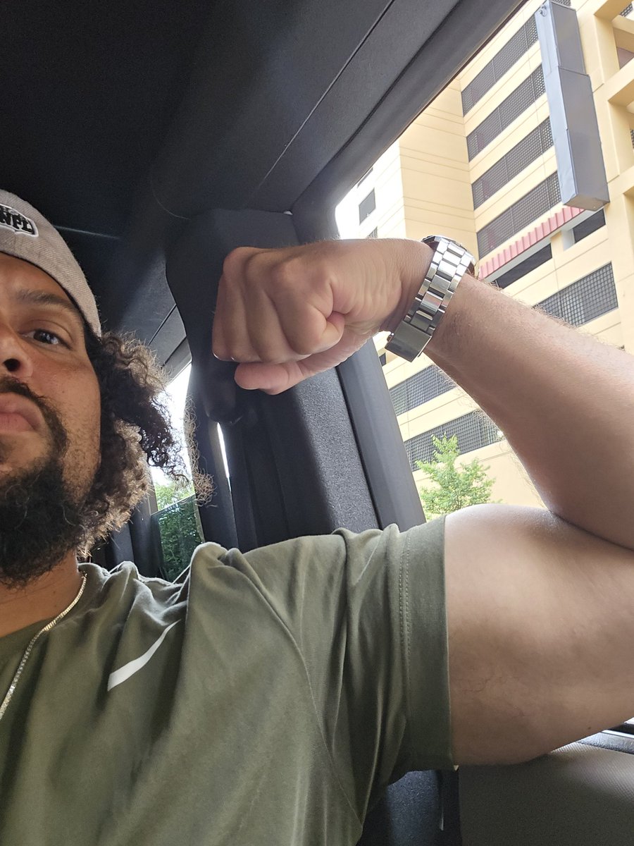Strengthchaser's tweet image. &quot;Bicep peaks for the freaks&quot; hahaa!