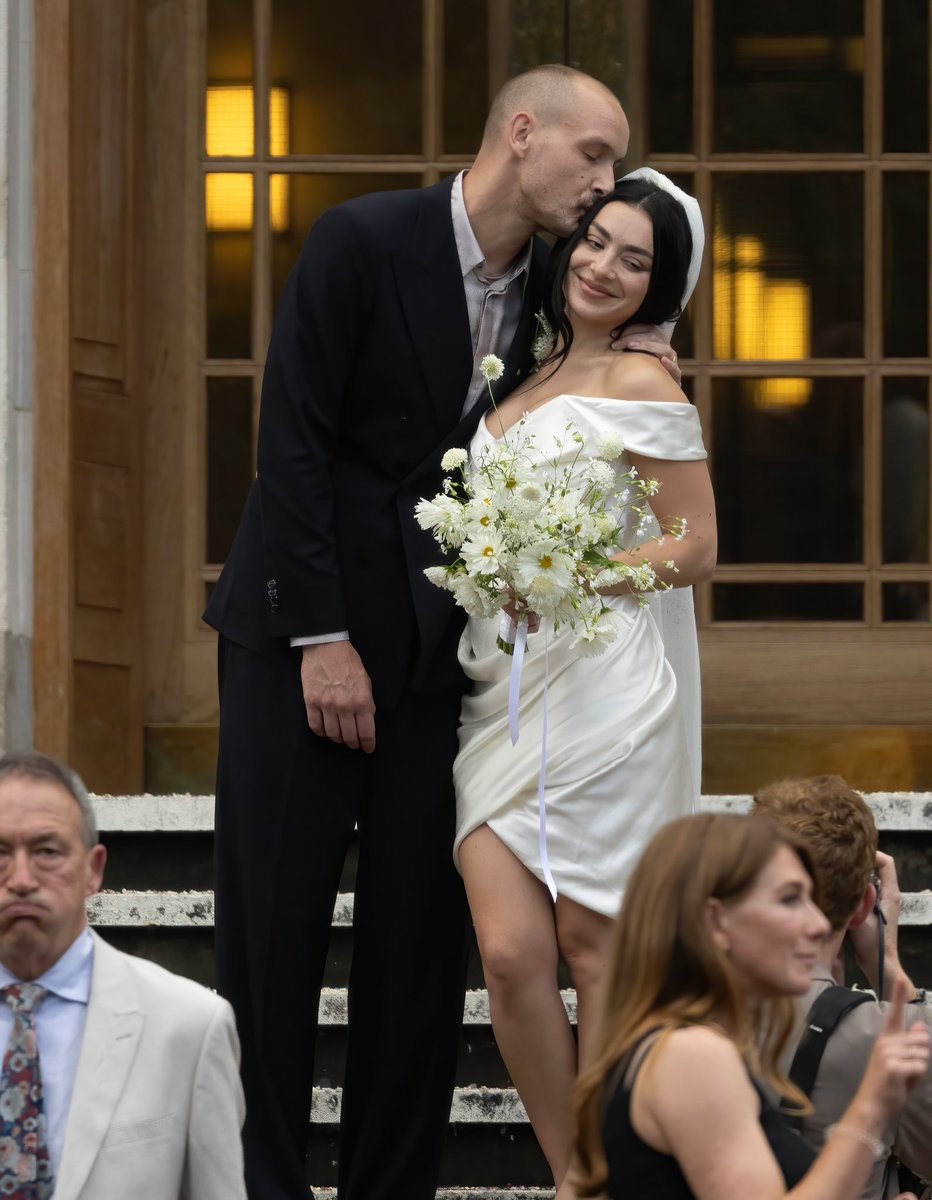 Charli xcx and George Daniel tie the knot at Hackney Town Hall 📸 @backgrid_usa