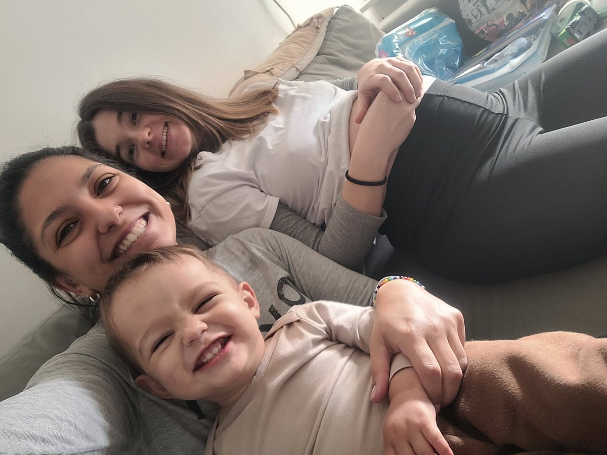 Tamara✨ (@tamararueda) on Twitter photo Que lindo cruzarte en ese viaje. Porque desde ahí, no nos separamos más. Gracias por aparecer y permanecer ♡
La distancia no es un impedimento, y vos me lo demostras siempre! Te amo yo, te ama el laucha y amamos a heladito. Gracias por tu amistad amicha! 👩🏼🤝👩🏾🫶🏽 <a href="/AgusBertoldi/">Agustina Bertoldi</a> Que lindo cruzarte en ese viaje. Porque desde ahí, no nos separamos más. Gracias por aparecer y permanecer ♡
La distancia no es un impedimento, y vos me lo demostras siempre! Te amo yo, te ama el laucha y amamos a heladito. Gracias por tu amistad amicha! 👩🏼🤝👩🏾🫶🏽 <a href="/AgusBertoldi/">Agustina Bertoldi</a>