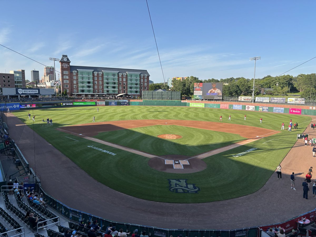 JacobWilkins's tweet image. Gorgeous day on the banks of the Merrimack as the @RumblePoniesBB continue their weekend series with the @FisherCats!
Jonathan Santucci makes his second start of his AA career tonight for Binghamton.
We’re on the air now on @NewsRadio1290 !