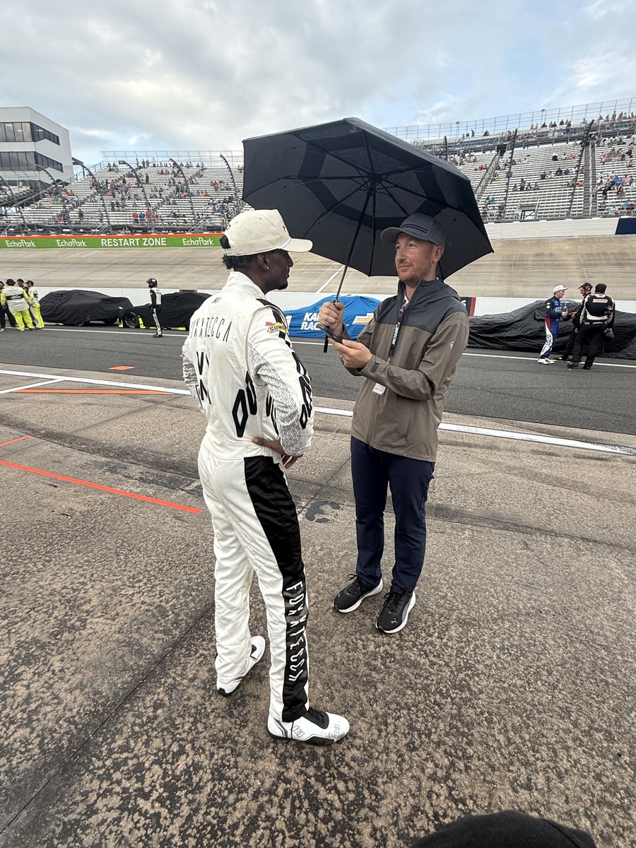 TeamAlphaPrime's tweet image. Very annoyingly slow sprinkle holding us back from racing, but the guys are still down here making the most of their free time.
8:10pm ET is the latest we will be able to run before the sun sets in Dover.