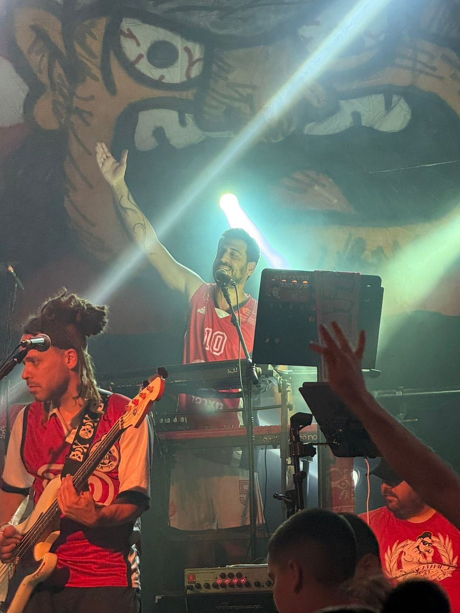 לא יודע להסביר 
תודה לקהל הכי טוב בענף
נתראה בקרוב 🤍🎹❤️