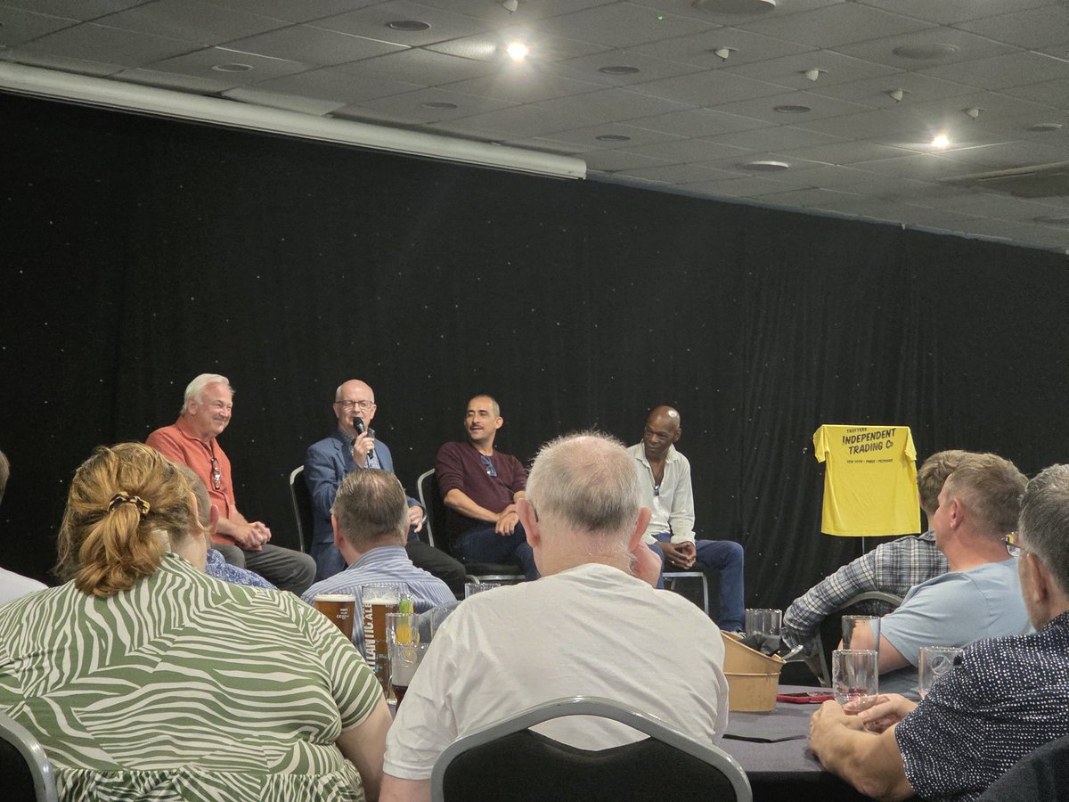 fjd_gough's tweet image. Thank you @fentonstevens for a Groovy #OnlyFoolsAndHorses night at @burtonalbionfc tonight.
Brilliant to see you again to conclude a lovely day.
I look forward to meeting up again soon.
With continued love and friendship x