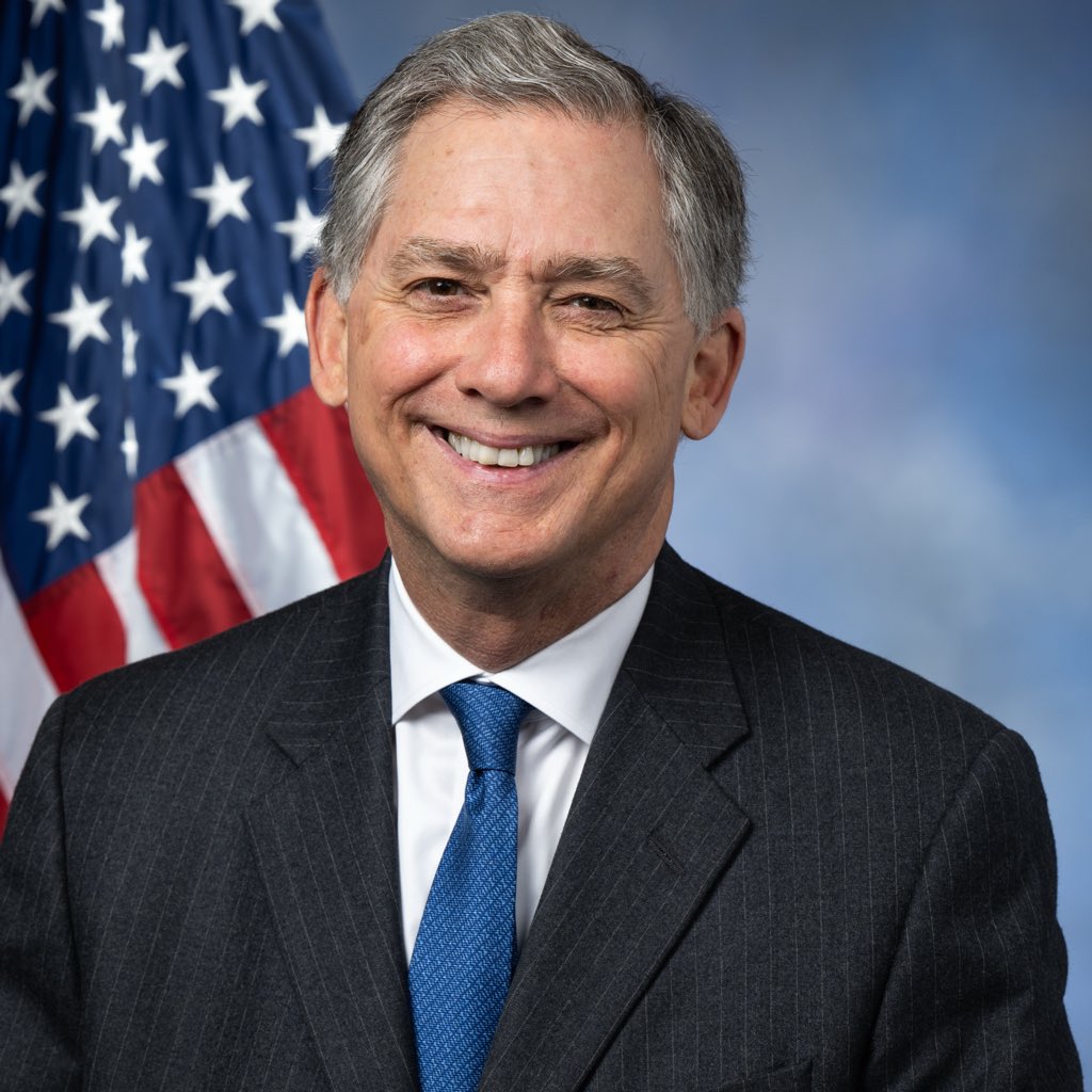 zGuz's tweet image. I have a trusted source who tells me @RepFrenchHill was greeted with celebratory praise from crypto bros on his flight back to Little Rock after Crypto Week in the House ✈️
Chair Hill then crushed a Bud Light 🍺
ONE OF US!