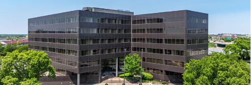 FCNightingale's tweet image. 2/6
Auction July 28-30 Starting Bid $700,000
1020 W 31st St Downers Grove, Illinois
218,000 SF 13% Leased Built 1982
#commercialrealestate