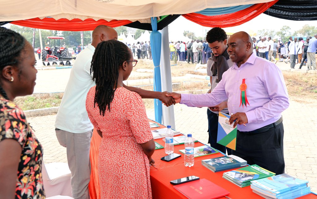 NEPAD/APRM KENYA SECRETARIAT (@nepadaprmkenya) on Twitter photo At the Kisumu Regional Show, <a href="/NepadAprmKenya/">NEPAD/APRM KENYA SECRETARIAT</a> CEO <a href="/ModestThinkin/">Amb. Dr Samori Okwiya</a> graced our stand, reaffirming the Secretariat’s unwavering commitment to climate-smart agriculture and trade. We continue to champion Kenya’s vision for sustainable, inclusive, and innovation-driven growth. At the Kisumu Regional Show, <a href="/NepadAprmKenya/">NEPAD/APRM KENYA SECRETARIAT</a> CEO <a href="/ModestThinkin/">Amb. Dr Samori Okwiya</a> graced our stand, reaffirming the Secretariat’s unwavering commitment to climate-smart agriculture and trade. We continue to champion Kenya’s vision for sustainable, inclusive, and innovation-driven growth.