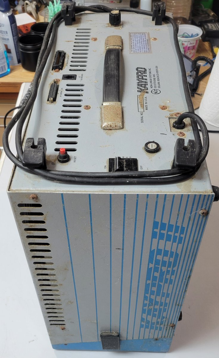 AndrewsTechBrk's tweet photo. Latest pick up a Kaypro II. Been looking for one for a while. Pretty dirty and all the screws are rusty. But all (except the keyboard wire) looks intact. Time to bust it open and see how it looks inside.
#retrocomputing #kayproii #kaypro https://t.co/1RyKiA4Y62