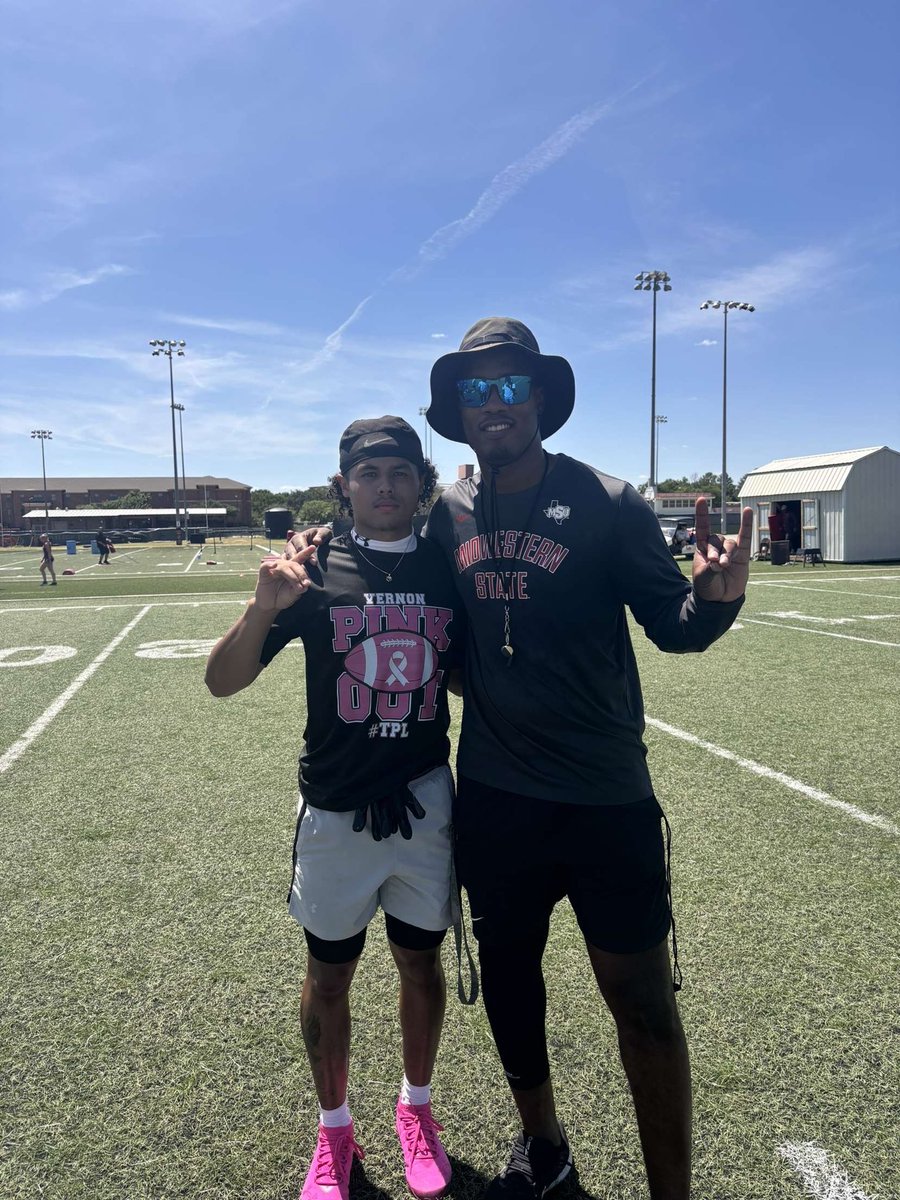 TyScott15_'s tweet image. After great conversation with @CoachKirkBryant and @CoachDomoYoung along with a great camp I’m blessed to receive an 🅾️ffer from @MSUTexasFB! #AGTG @Coach_Bah
