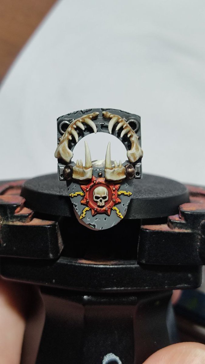 Nightscalestud1's tweet image. The new WIP.
I think that on a Heresy-era Dreadnought this symbol is much more appropriate than on a Primaris armor.
#nightscalestudio