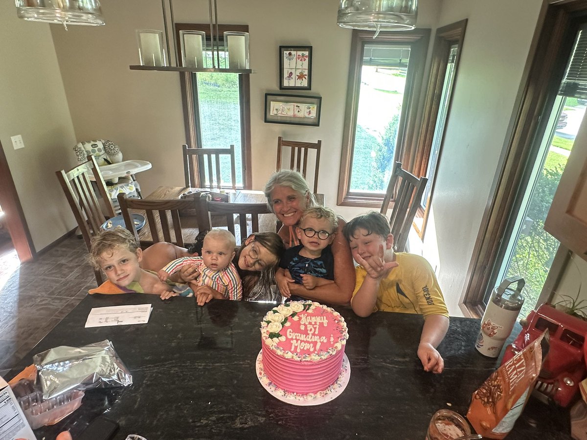 toddjacobus's tweet image. Happy Birthday to HEATHER JACOBUS. I’ve been with Heather since her 17th birthday, so that’s 40 birthdays we’ve been together. 57 looks good on her! Nice to celebrate with our family. ⬆️❤️💯⭐️