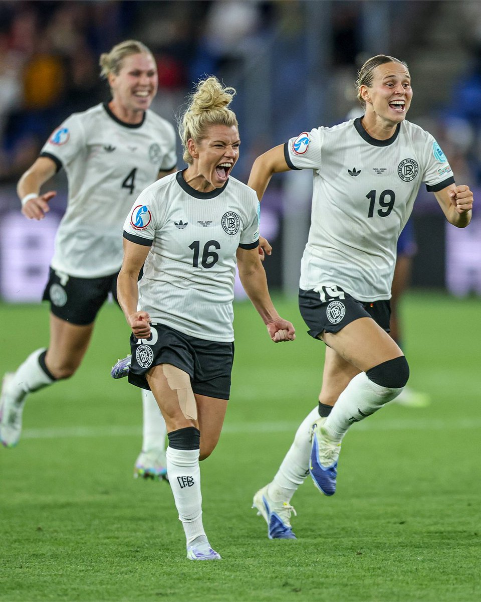 DFB_Team_EN's tweet image. Flying into the semis like ππ
#DFB #GermanFootball #GermanWNT #WEURO25
πΈ Imago