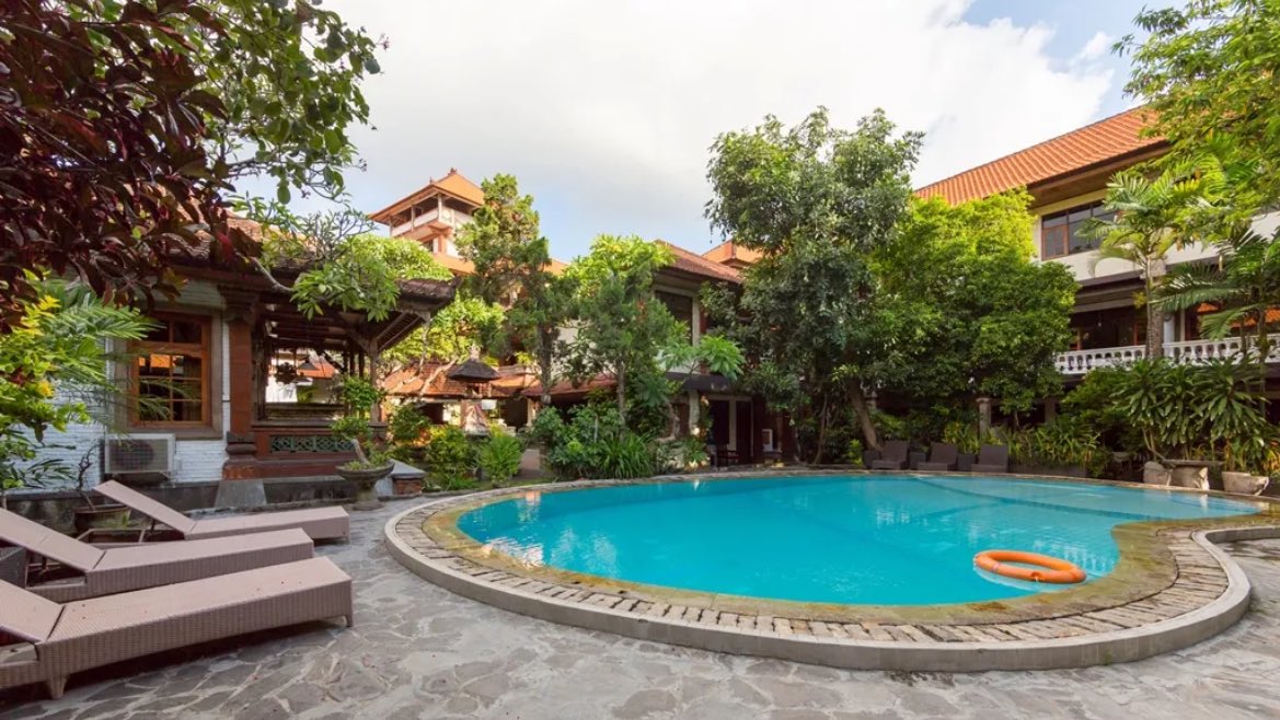 rrandomlyyyy's tweet photo. 📍 Liburan ke Bali tapi budget mepet?
Nggak masalah! Ada penginapan murah, nyaman, dan strategis di Kuta:
SIMPANG INN 💸 mulai dari 200ribuan aja!

Thread ini bakal kasih review + link bookingnya 👇 https://t.co/XERWrMwYk7
