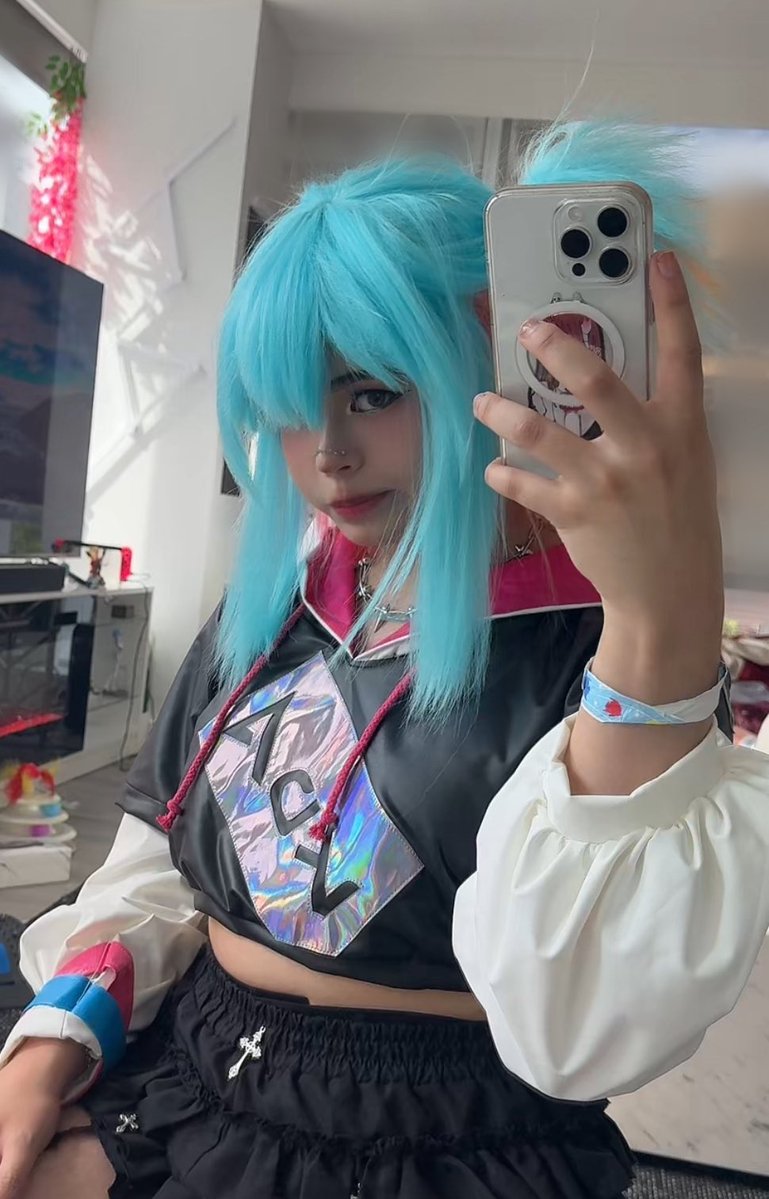 empress_kiyana's tweet image. im like KDA neeko but if she had an 8 inch girthy penis with veins popping out (single btw)