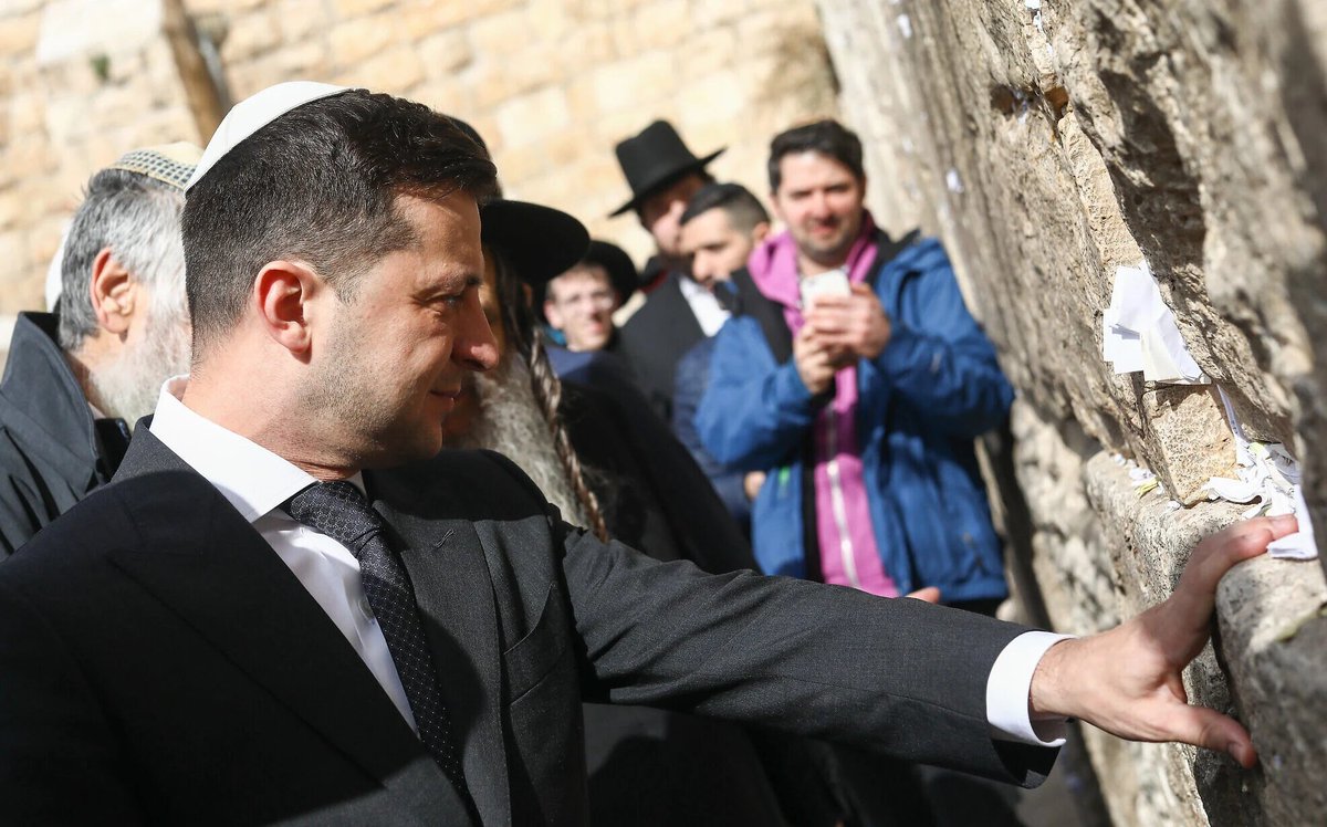 Vision4theBlind's tweet image. Is there any leader in the world that doesn't partake in this ritual?
