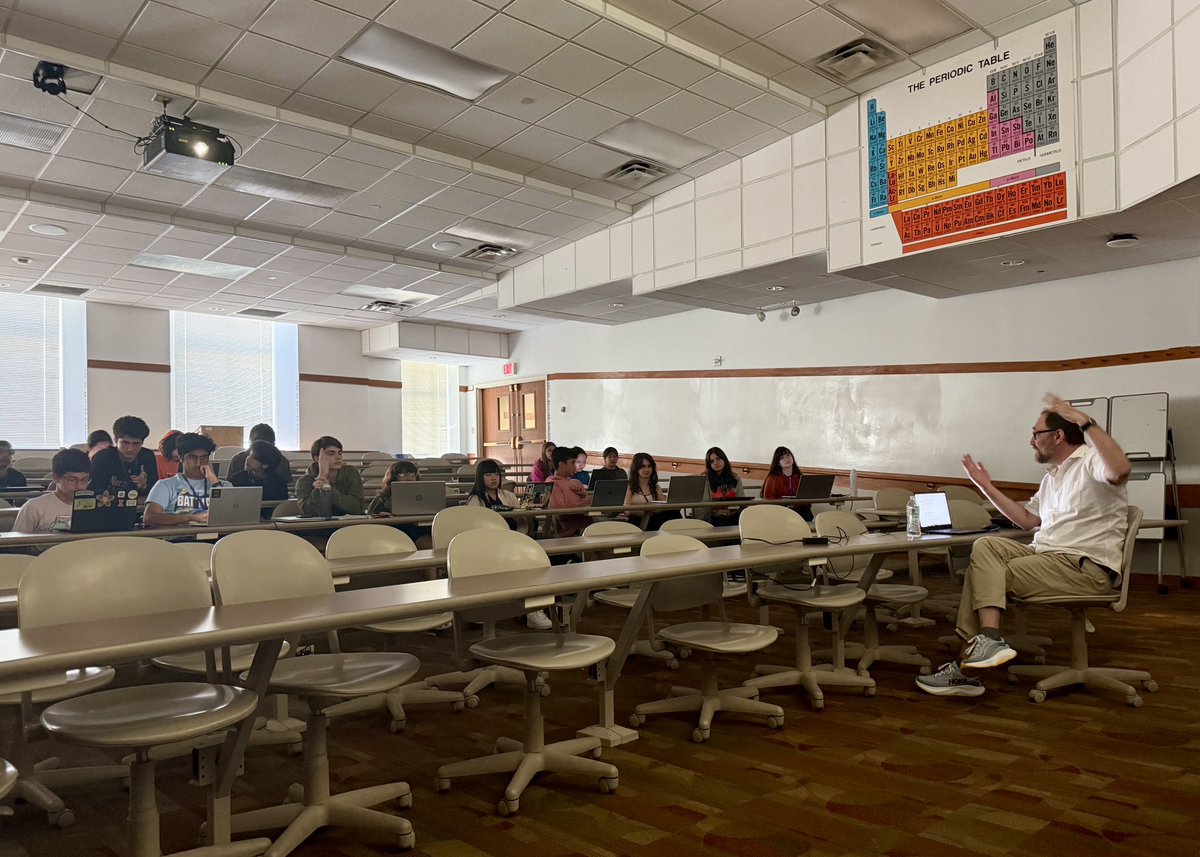 Northwestern Debate tweet media