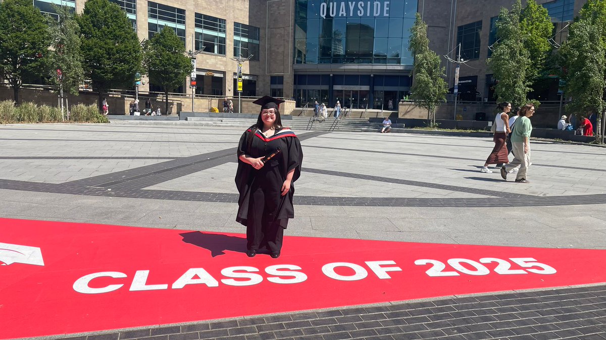 Black Flash Promotions (Pat Barrett) (@blackflashpromo) on Twitter photo Huge congratulations to our very own <a href="/e_anderson56/">Eleanor Anderson</a> on graduating with a First Class Honours degree in Multimedia Journalism.
We’re so proud of everything you’ve achieved!
Here’s to the brightest future ahead 🥂
#ProudTeam #JournalismFirstClass #OnwardsAndUpwards Huge congratulations to our very own <a href="/e_anderson56/">Eleanor Anderson</a> on graduating with a First Class Honours degree in Multimedia Journalism.
We’re so proud of everything you’ve achieved!
Here’s to the brightest future ahead 🥂
#ProudTeam #JournalismFirstClass #OnwardsAndUpwards