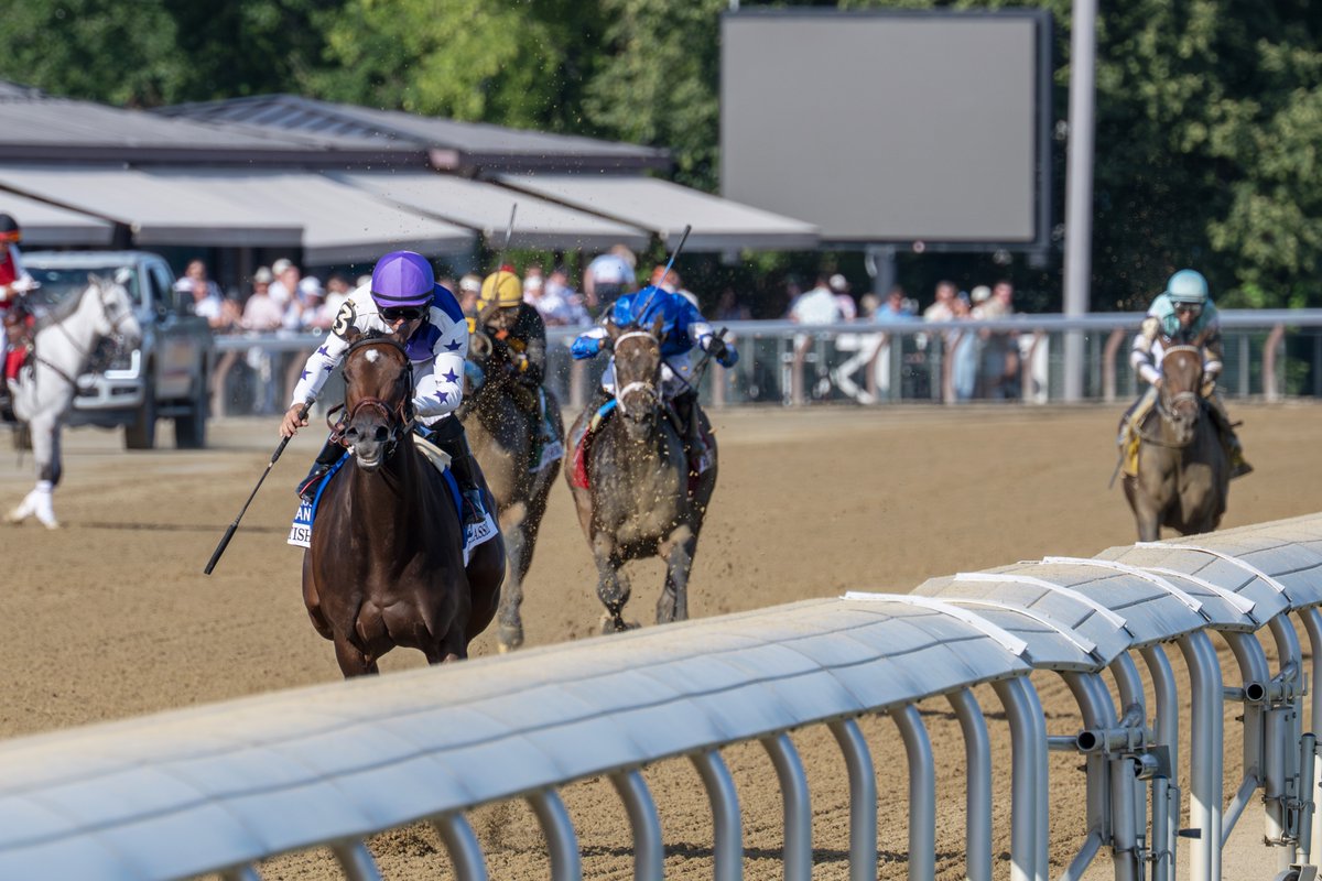 EricaPhotog's tweet image. Scottish Lassie, trained by Jorge Abreu and ridden by @JRosarioJockey, wins the Grade I Coaching Club Oaks Stakes #SaratogaRaceCourse #Saratoga