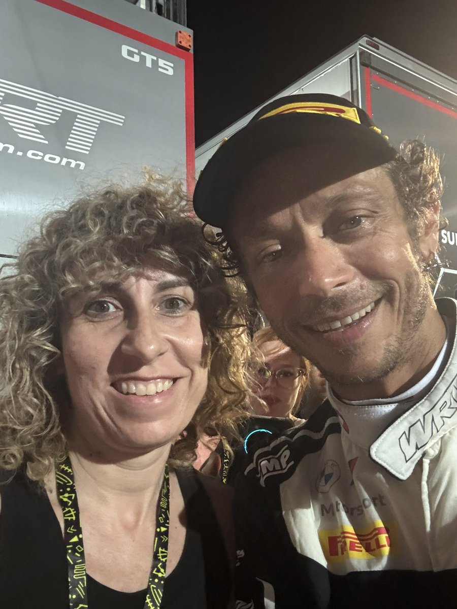 7Llum's tweet photo. @ValeYellow46 Grazie Vale!!! E stato bellissimo. Domani di più!!! https://t.co/h109aRTh78