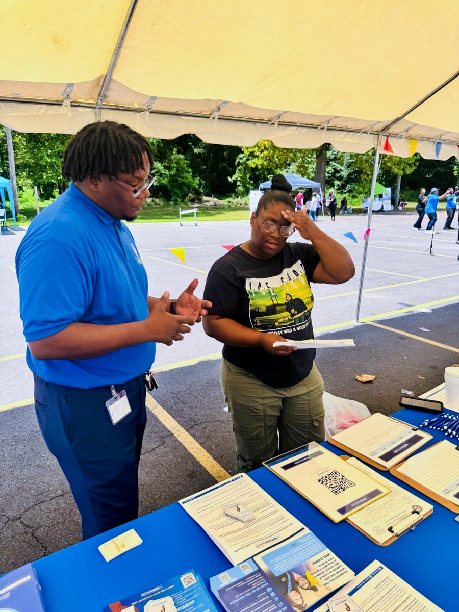 RepNikema's tweet image. #TeamNikema visited Lake City to help constituents connect with resources and get answers to their questions and concerns.
My team and I are always here to serve the people of the #FightingFifth. Reach out to my District Office if we can assist you with any federal agency or if…