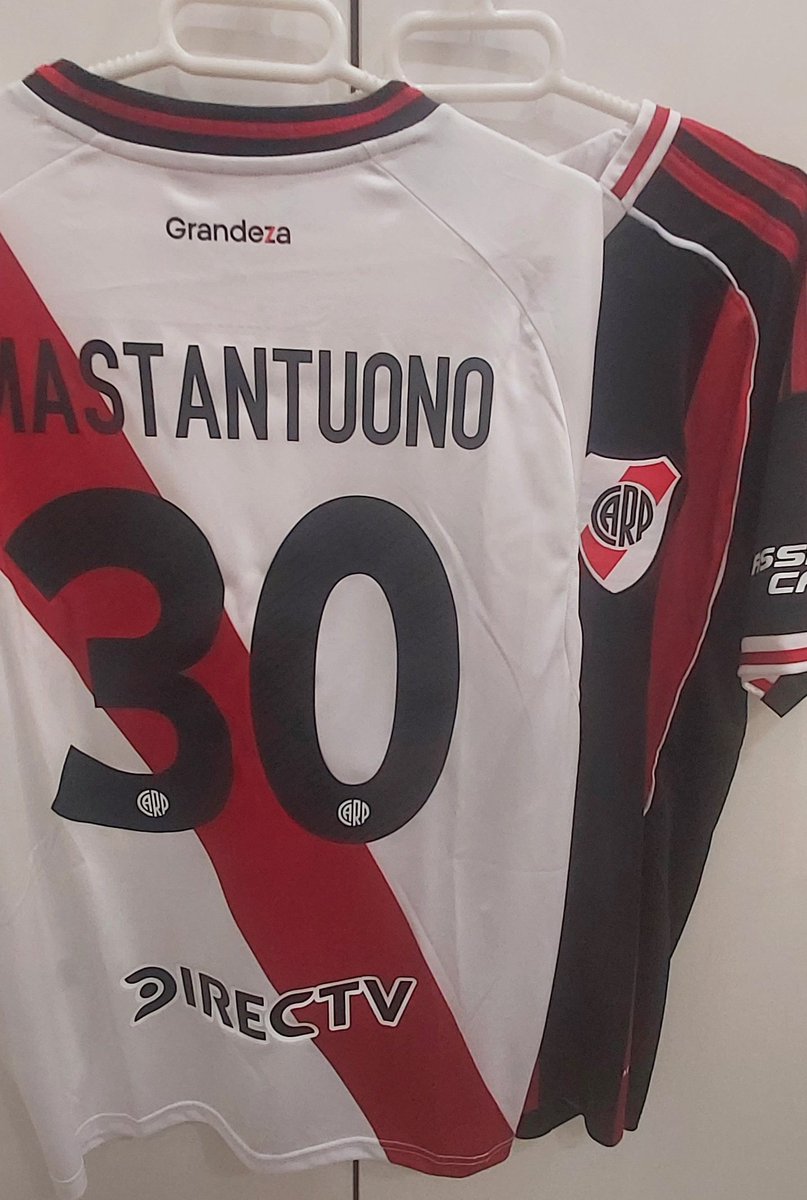 fv_arg's tweet image. Ya las tengo 🤟😎🐔
Estoy así 😍😍😍😍😍😍
#SoyDeRiver
#DeRiverYoSoy
#VamosRiver