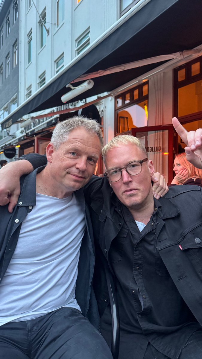 Danni Deluxe tweet media