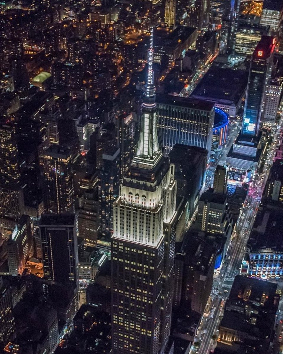 EmpireStateBldg's tweet image. The best and brightest
Text CONNECT to 274-16 to get alerts on our Lights!
Watch tonight's lighting here: esbo.nyc/ecx
馃摲: dbarrera1975/IG